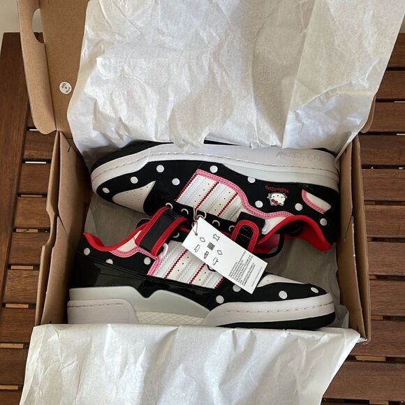 Adidas Forum Low Hello Kitty Polka Dot USA Women Size 8.5/UK 7(GW7167) - Picture 14 of 15